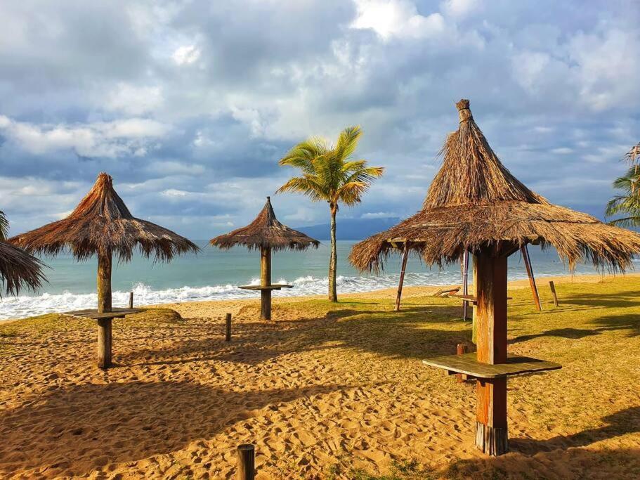 100Mts Da Praia Com Churrasqueira, Piscina E Wi-Fi Caraguatatuba Extérieur photo